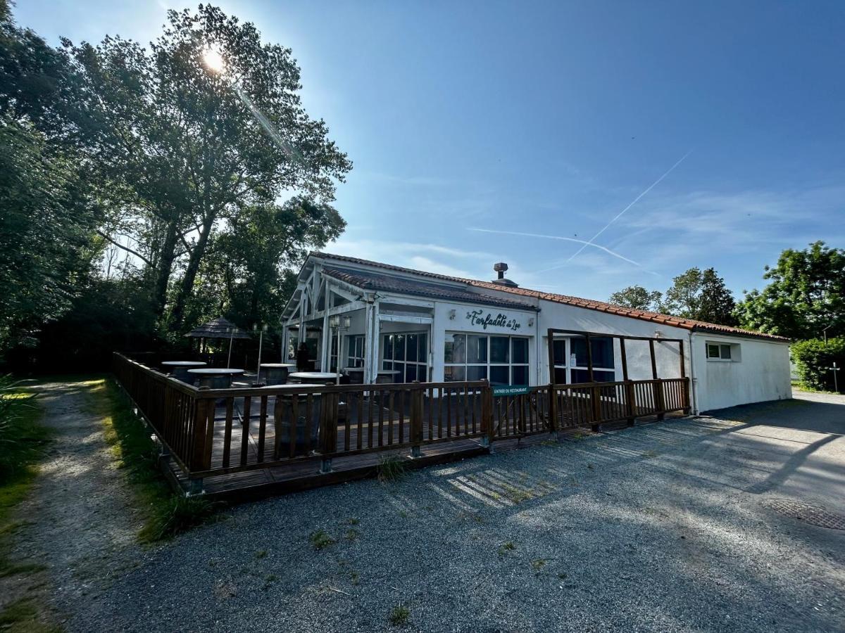 Les Cabanes Du Lac Vandré Esterno foto